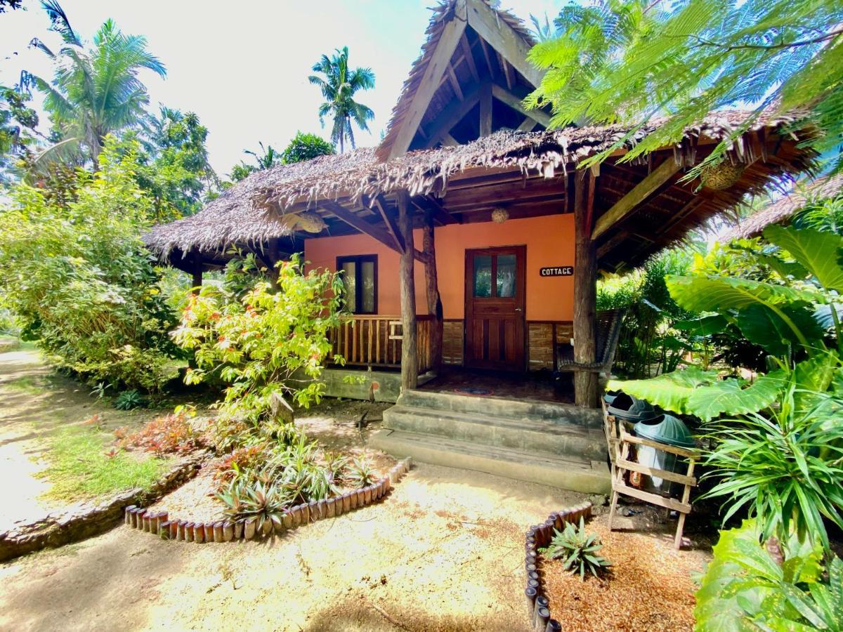 Emerald House Village General Luna  Exterior photo
