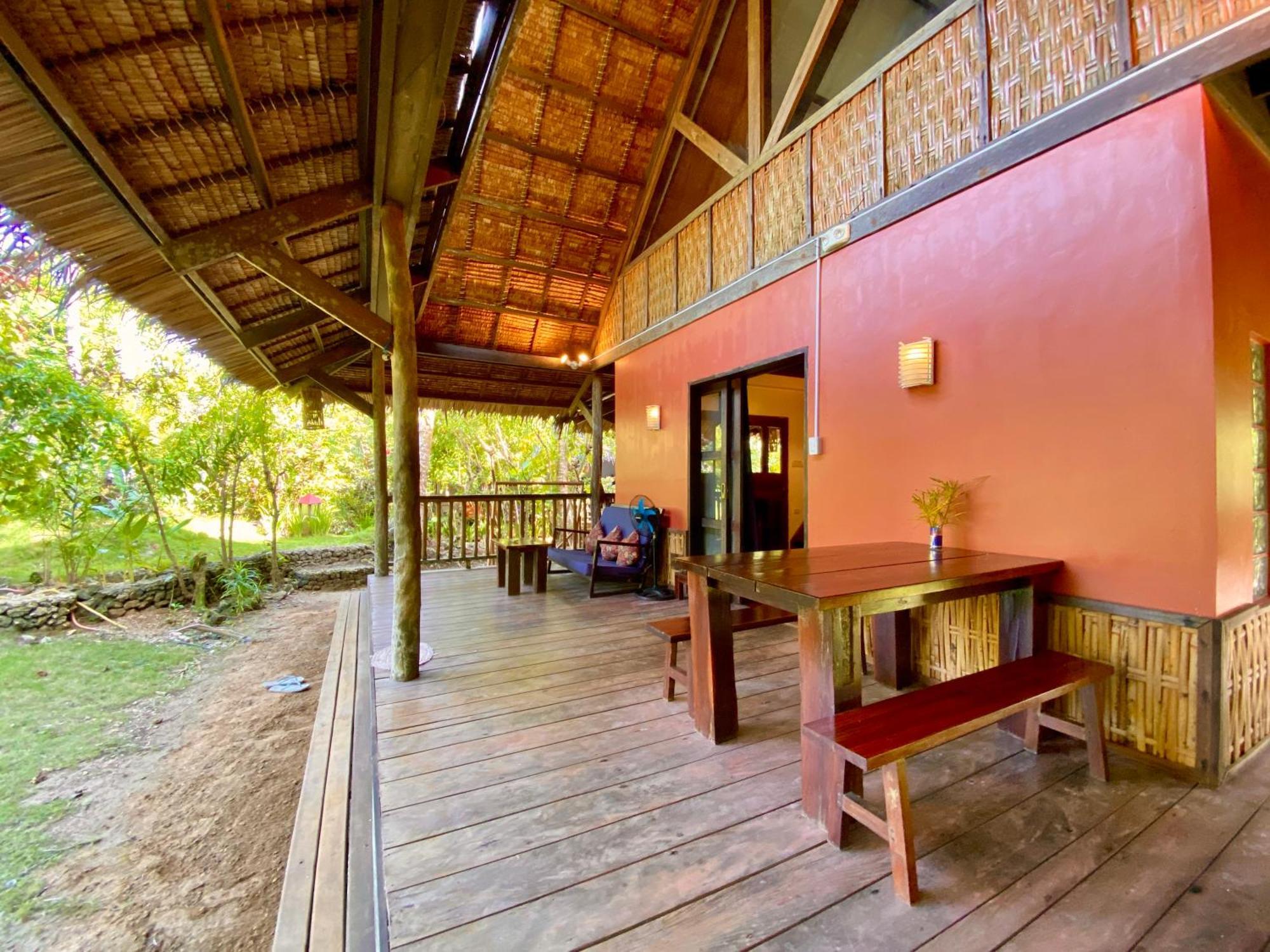 Emerald House Village General Luna  Exterior photo