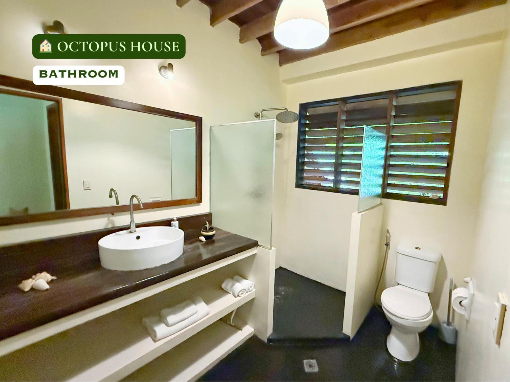 Emerald House Village General Luna  Room photo